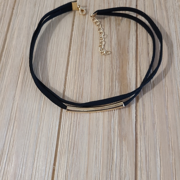 🖤🖤NEW🖤🖤PRETTY!! Black Velvet Choker with GOLD Bar🖤🖤 - Picture 13 of 14